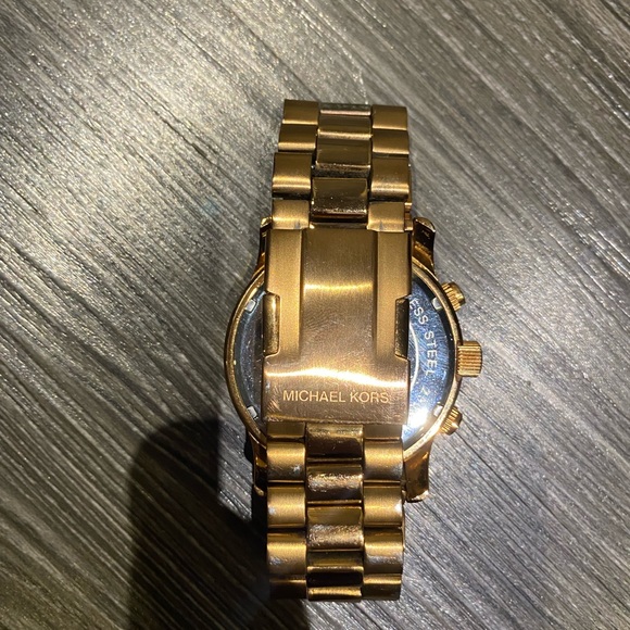 Men’s Michael Kors rose gold watch. - Picture 3 of 3